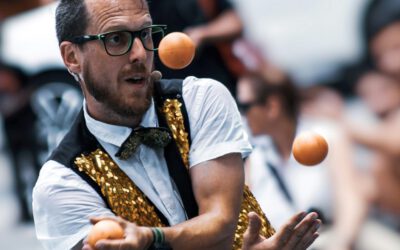 FRIDAYHOUR – „Natürlich kann man sich / den Schöpfer des Universums / als einen Gaukler denken“